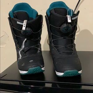 Women’s Burton Boa snowboarding boots